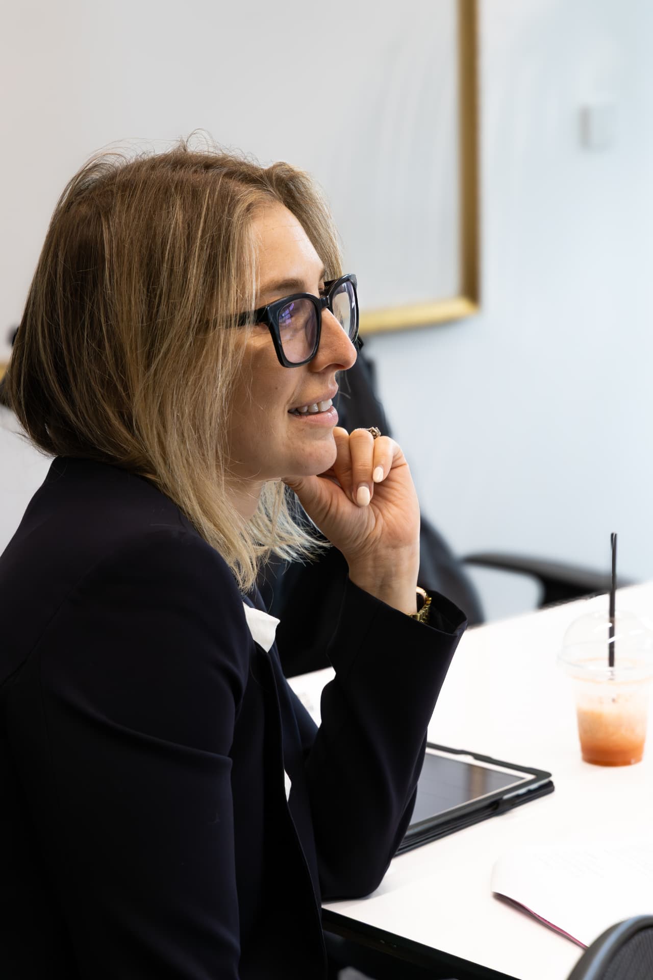 Judge in profile during the session